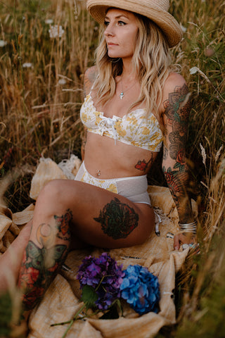 Cardamine Bralette in Yellow Daisy and White